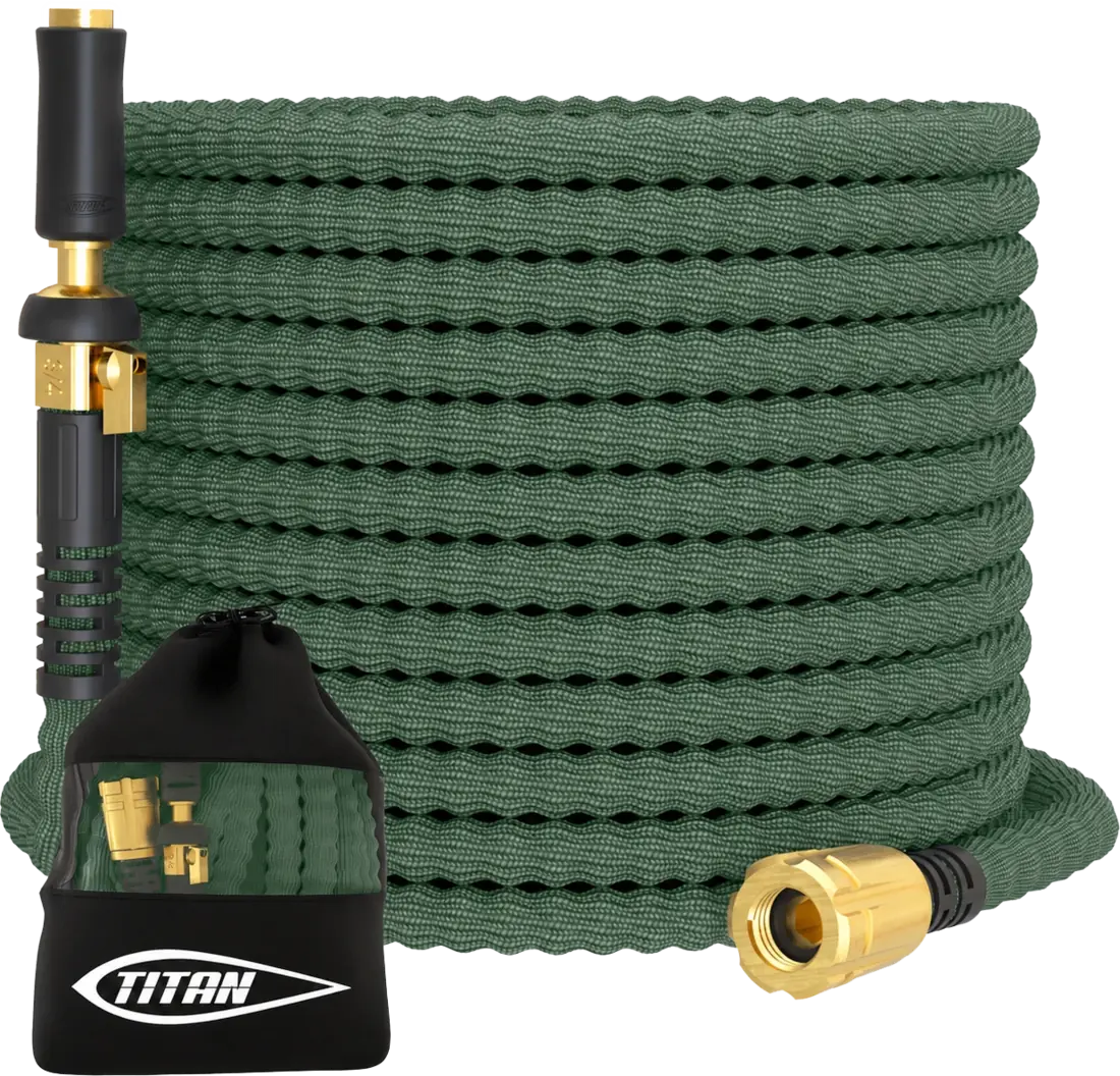 Titan Ultralight garden hose in green with bag